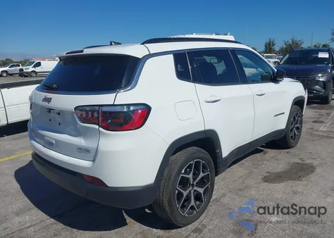 2024 Jeep Compass Latitude 4X4 from USA, damaged, VIN 3C4NJDBNXRT604481